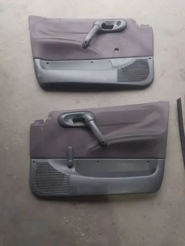 Forro de porta do Corsa classic Wind sedan Hatch ?