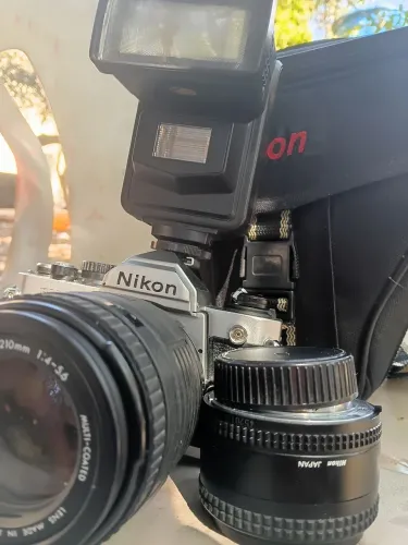 Câmera fotográfica Nikon 
