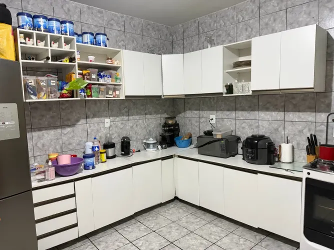 VENDO ARMÁRIO PLANEJADO DE COZINHA EM L
