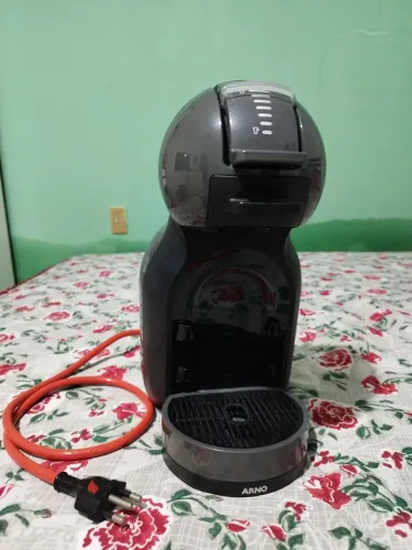 Cafeteira Nescafé dolce gusto