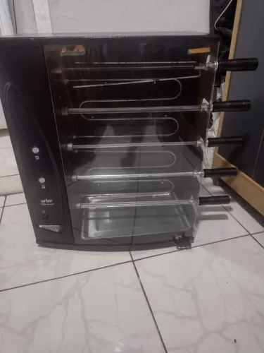 Vendo churrasqueira elétrica nova so foi aberta a caixa pra conferir o produto