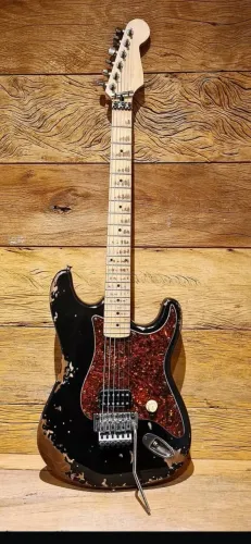 Guitarra Super Stratocaster Frankenstrat - LINDA E BOA