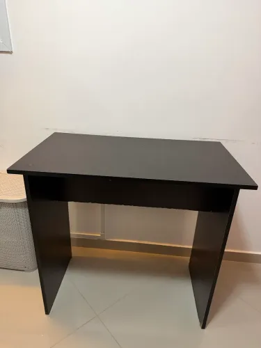 Mesa preta medidas 80x45x75 para computador