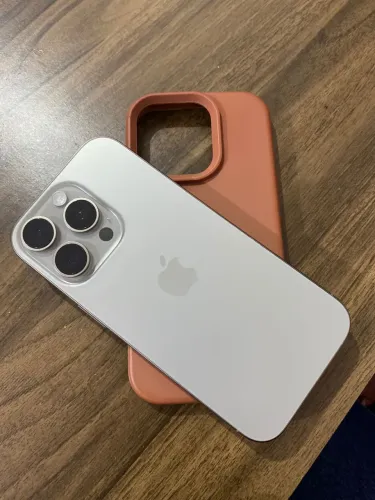 iPhone 16 Pro à Venda! Estado de Novo!