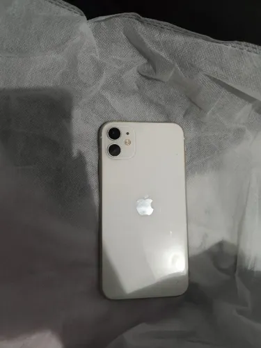 Vendo iPhone 11 64GB em perfeito estado com peças originais