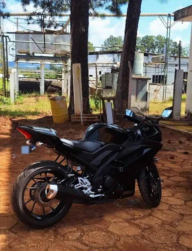 YAMAHA R15