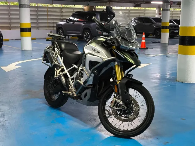 Triumph tiger 1200 rally explorer