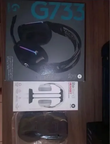 Fone gamer logitech G733