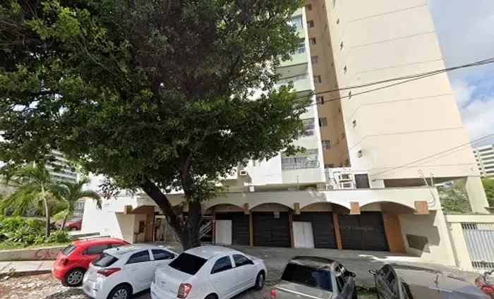 Loja comercial disponível para locação, com 24m² de área total, localizada no bairro Monte