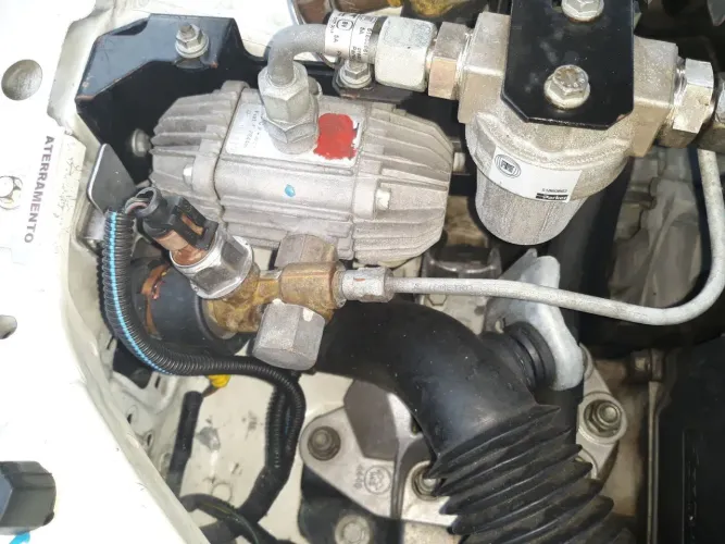 Fiat Grand Siena Tetrafuel 1.4 EVO F. Flex 8V 2014