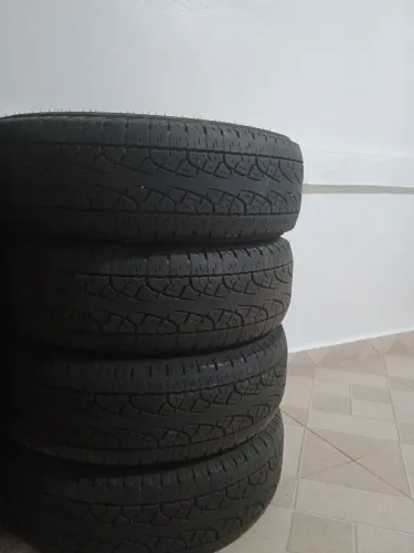 Vendo pneus 