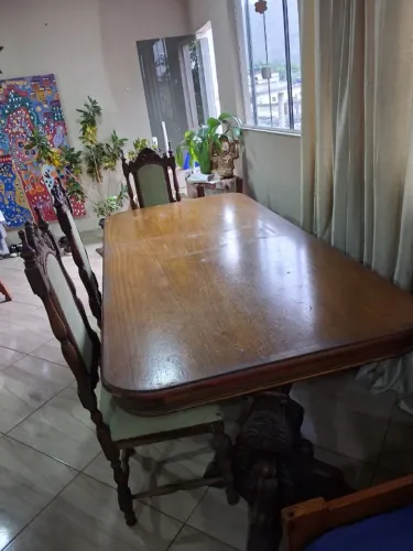 Mesa em cerejeira