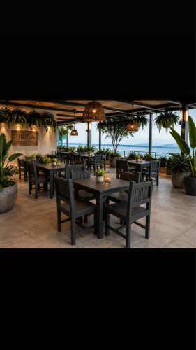 Conjunto bistrô mesa com 4 cadeiras em madeira maciça