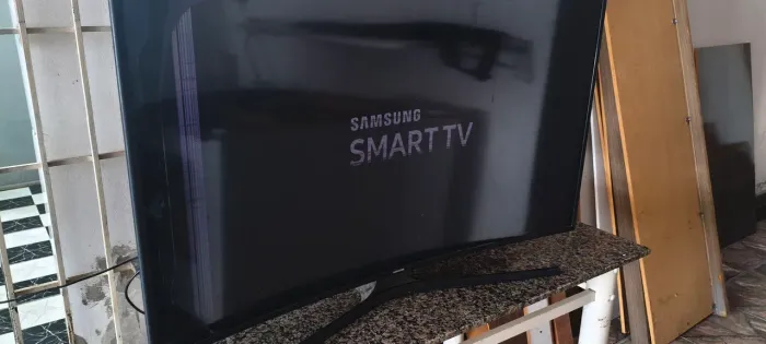 Valor negociável Tv Samsung un49mu6300 para peças tela quebrou