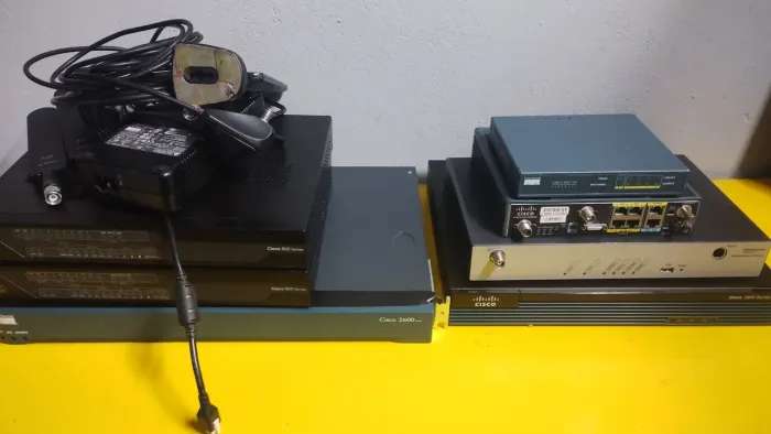 Lote 6 Roteadores Cisco + HPE - Testados (2x C899G 4G + 1921 ISR)