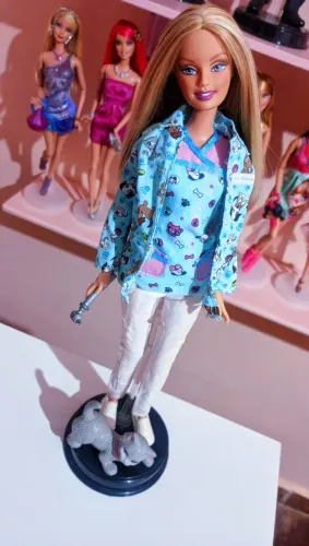 Boneca Barbie Veterinária 2005