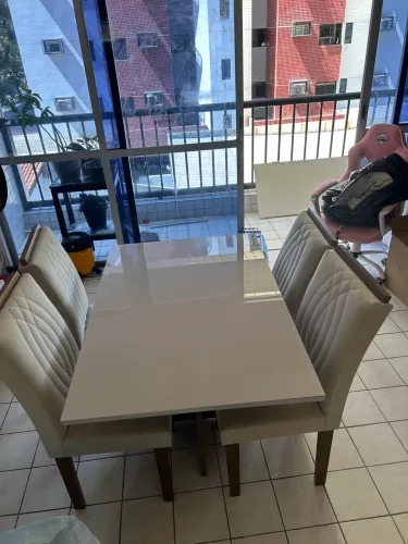 Mesa Moderna 