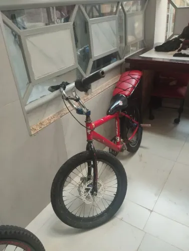Montadinha BH aro 20 bike nova só um detalhe no aro de traz fora isso ND ara fazer na bike