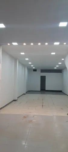 Casa com salão comercial 