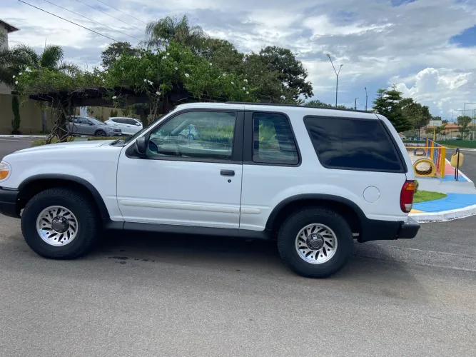 Ford Explorer XLT 4X4 4.0 V6 1998