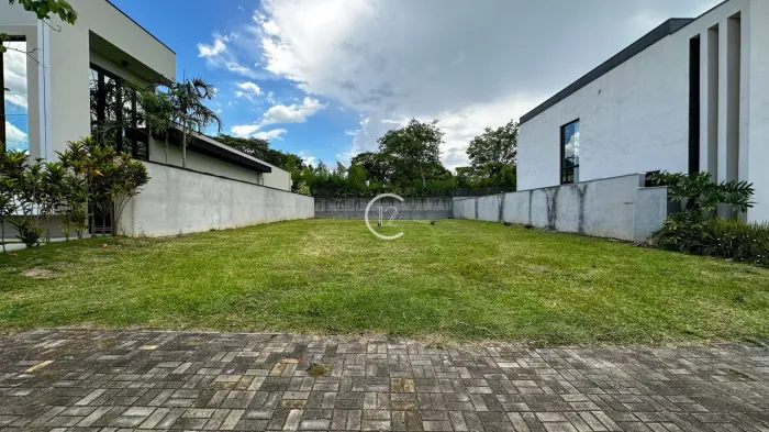 Terreno plano à venda, 450 m² por R$ 2.225.000 - Jardim do Golfe - São José dos Campos/SP