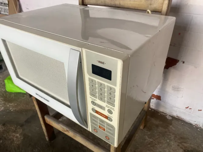 Microondas Brastemp 31 litros 220v funcionando perfeitamente 