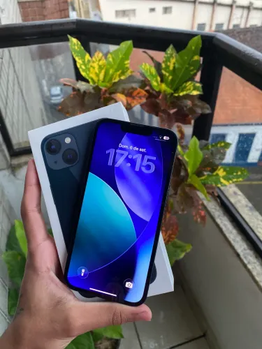 iPhone 13 novinho  (divido no cartão) 