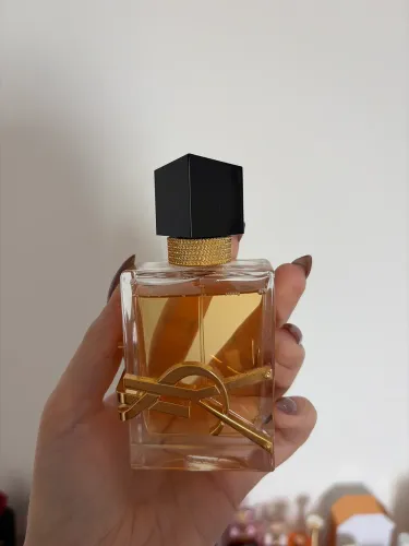 perfume libre yves saint laurent - 50ml