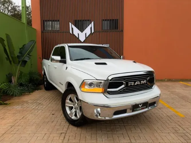 Ram Classic Laramie 5.7 V8 16V Gasolina 4X4 Aut. 2022
