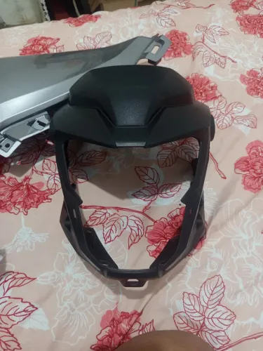 Vendo carenagem, fan 160 / 2026 lado esquerdo e carenagem do farol