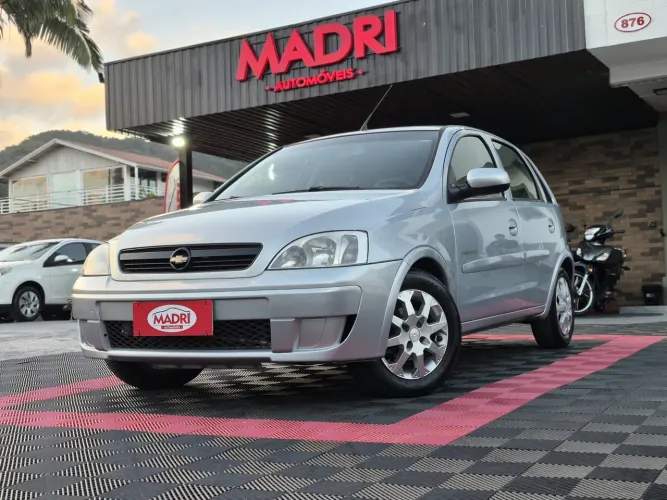 Chevrolet Corsa Hat. Premium 1.4 8V Econoflex 5P 2010