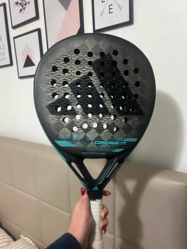 Vendo raquete padel adidas