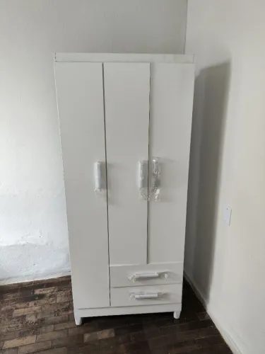 Guarda-Roupa Solteiro 3 Portas e 2 Gavetas Branco - Conservado / Seminovo