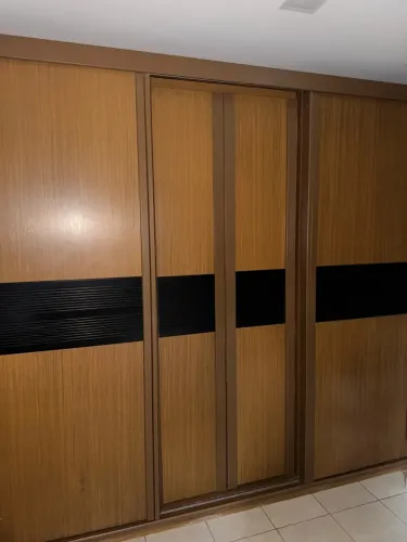 Conjunto guarda roupa e cômoda