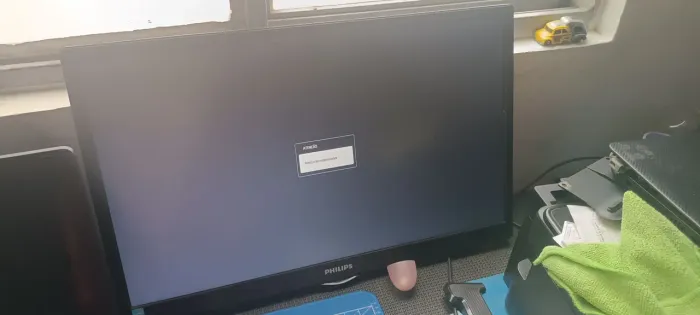 Monitor Philips 223v5L 22" Semi-novo