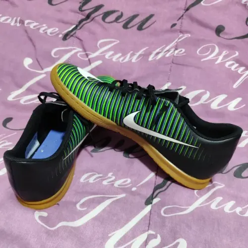 Chuteira Nike Futsal - tamanho 40,5