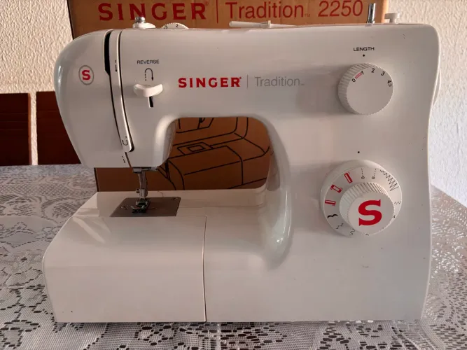 Máquina de costura tradition 2250