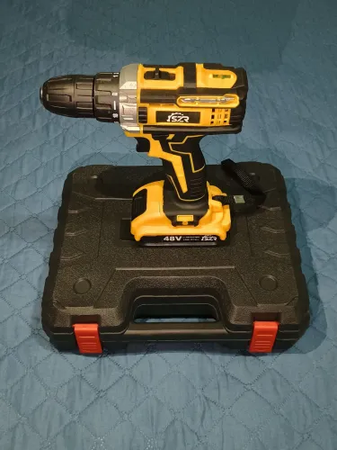 FURADEIRA E PARAFUSADEIRA NOVA 48 v com 2 baterias - ARAPONGAS 