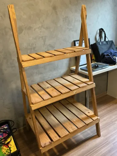 Vendo estante de madeira