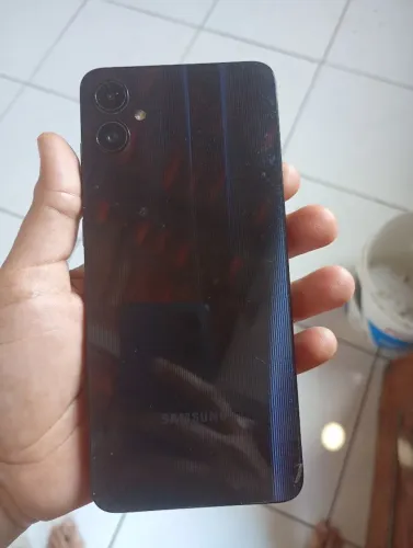 Vendi celular Samsung a06 texturizado