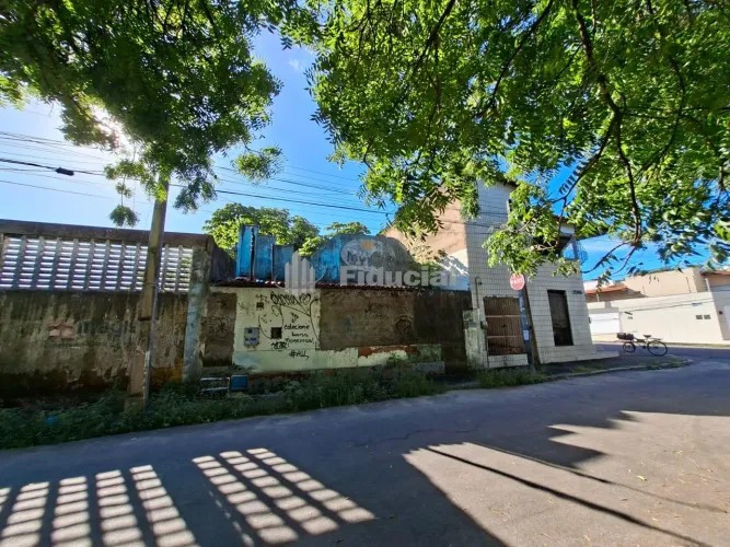 INVESTIDORES Excelente oportunidade! Terreno 338,80m² c/ excelente localização paralela c/