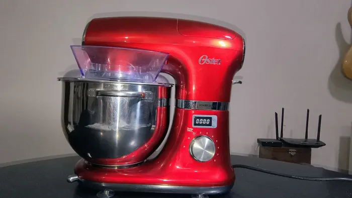 Batedeira Planetária Oster OBAT911 60 Hz 220V 1000 Watts