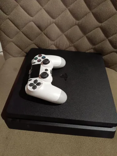 Ps4 slim + controle 1tb de armazenamento