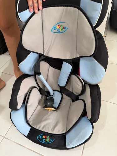 CADEIRINHA INFANTIL QUE VIRA ASSENTO / POLTRONA