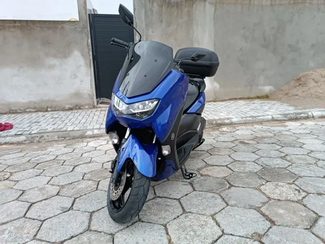 NMAX 160 conected 2024