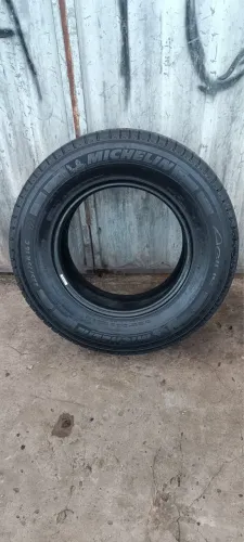 Vendo um pneu 