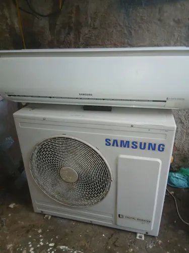 Vendo split Samsung inverter , facilito a entrega 24.000 btus 