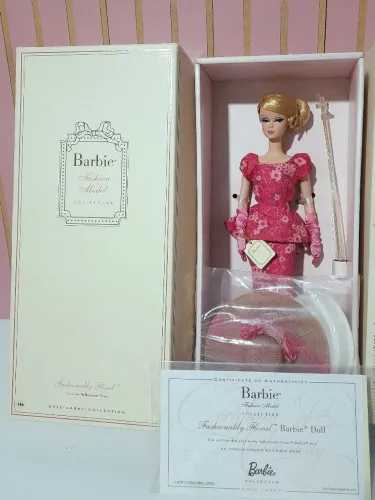 Raríssima Barbie Silkstone Fashionable Floral Na Caixa e Certificado
