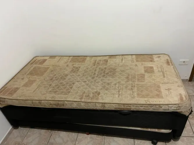 Cama box, com baú e cama auxiliar