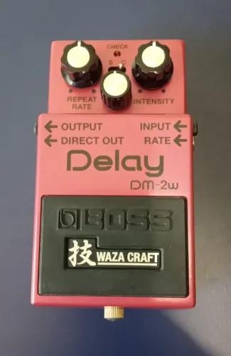 Pedal boss delay analógico DM2W japonês excelente estado sem caixa 1500,00